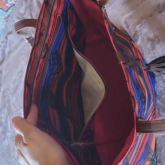 NWT!Catch fly Tote purse and small bag. - Picture 5 of 8